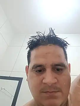 Snapshot of reguetones92 chatting on March 28, 2026, 5:47 pm reguetones92 online show from March 28, 2026, 5:47 pm