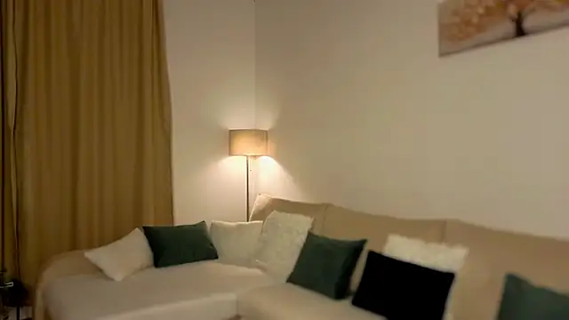 Snapshot of aerisblue chatting on September 19, 2025, 6:01 pm aerisblue online show from September 19, 2025, 6:01 pm