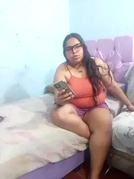 Snapshot of miroqui143 chatting on February 17, 2026, 12:41 am miroqui143 online show from February 17, 2026, 12:41 am