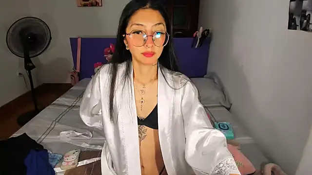 Snapshot of Anais_lux chatting on May 15, 2026, 11:36 pm Anais lux online show from May 15, 2026, 11:36 pm