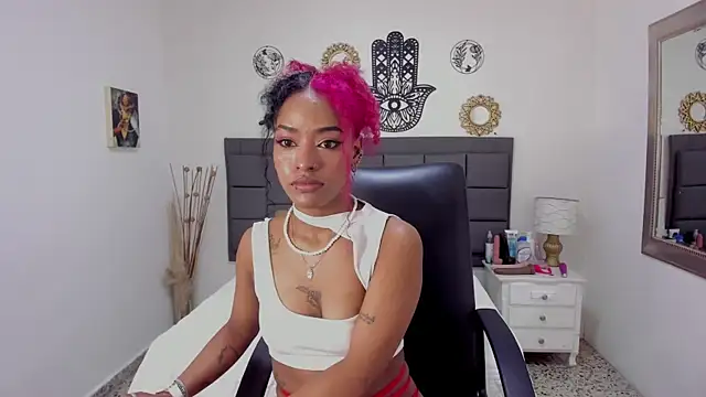 Snapshot of summer_williams18 chatting on December 5, 2025, 12:10 am summer williams18 online show from December 5, 2025, 12:10 am