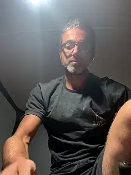 Snapshot of Chouillax chatting on September 20, 2025, 5:23 am Chouillax online show from September 20, 2025, 5:23 am