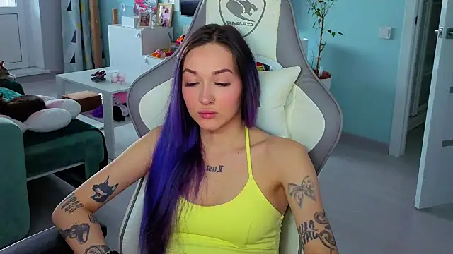 Im suka online show from April 8, 2026, 2:57 am