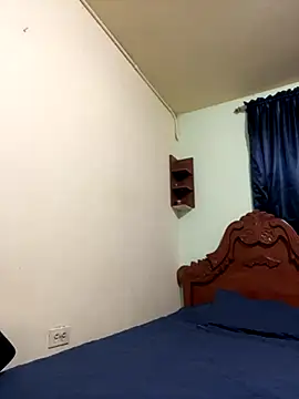 Snapshot of MaxDell chatting on September 20, 2025, 1:43 am MaxDell online show from September 20, 2025, 1:43 am