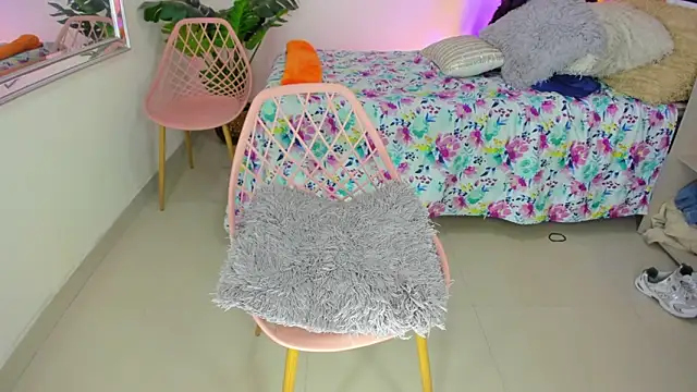 Snapshot of LusyKitty chatting on October 27, 2025, 3:57 pm LusyKitty online show from October 27, 2025, 3:57 pm