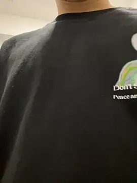 Snapshot of ErosVale chatting on November 26, 2025, 6:24 am ErosVale online show from November 26, 2025, 6:24 am