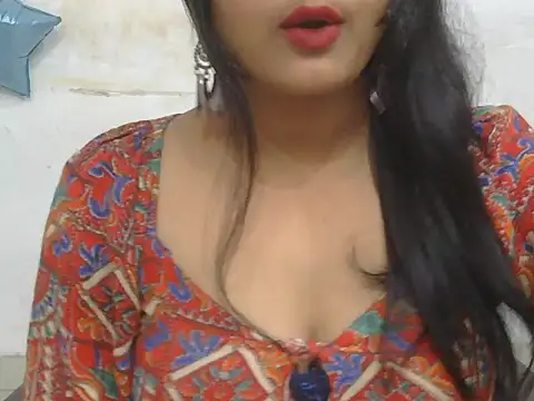 Snapshot of POOJA_199 chatting on February 4, 2026, 9:04 am POOJA 199 online show from February 4, 2026, 9:04 am
