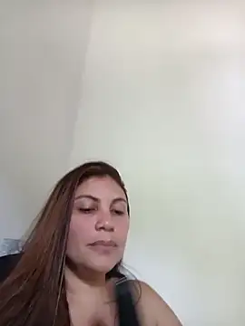 Snapshot of Secret_Bella chatting on December 14, 2025, 3:50 pm Secret Bella online show from December 14, 2025, 3:50 pm