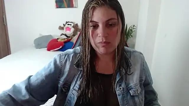 Snapshot of Secret_Bella chatting on November 7, 2025, 11:37 am Secret Bella online show from November 7, 2025, 11:37 am