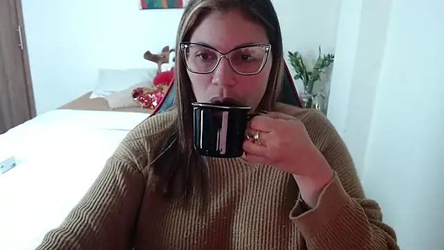 Snapshot of Secret_Bella chatting on October 25, 2025, 11:31 am Secret Bella online show from October 25, 2025, 11:31 am