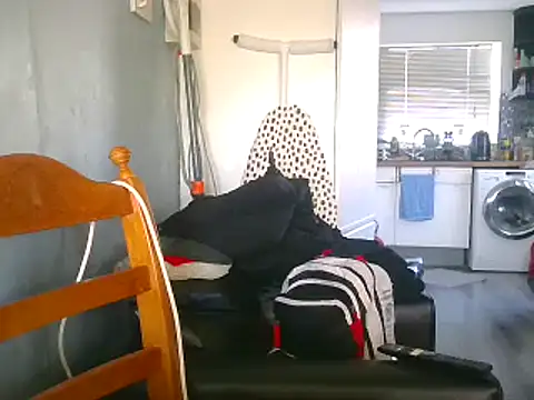 Snapshot of hefin18 chatting on February 7, 2025, 12:17 pm hefin18 online show from February 7, 2025, 12:17 pm