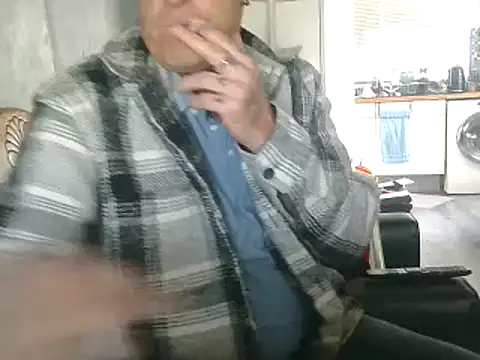 Snapshot of hefin18 chatting on February 4, 2025, 2:43 pm hefin18 online show from February 4, 2025, 2:43 pm