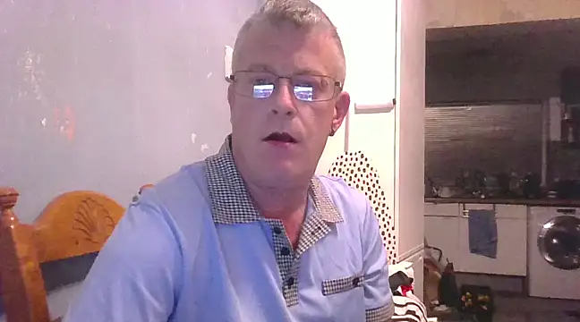 Snapshot of hefin18 chatting on March 6, 2025, 10:58 pm hefin18 online show from March 6, 2025, 10:58 pm