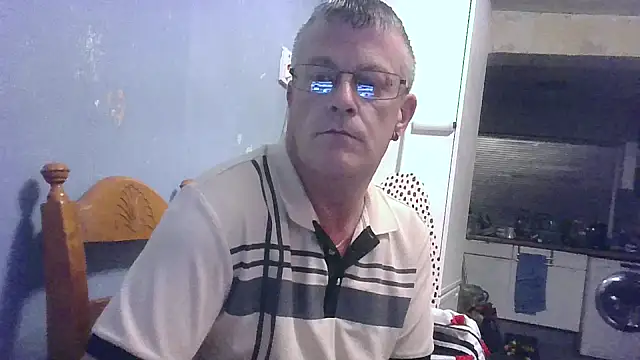 Snapshot of hefin18 chatting on March 13, 2025, 9:16 pm hefin18 online show from March 13, 2025, 9:16 pm