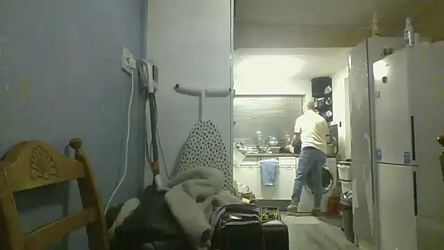 Snapshot of hefin18 chatting on March 12, 2025, 10:07 pm hefin18 online show from March 12, 2025, 10:07 pm