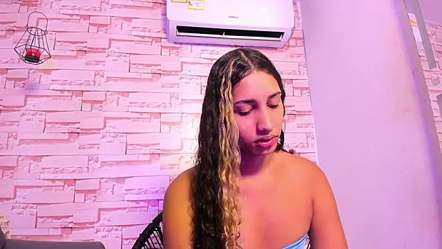 candice777 online show from June 4, 2026, 12:32 pm