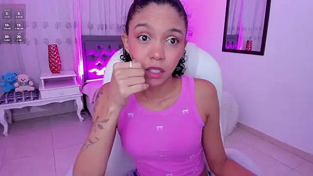 Snapshot of aitana_kahlo chatting on October 3, 2025, 11:34 am aitana kahlo online show from October 3, 2025, 11:34 am