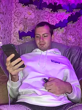 Snapshot of sal0mka chatting on October 20, 2025, 8:09 pm sal0mka online show from October 20, 2025, 8:09 pm