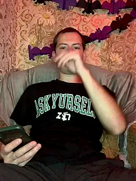 Snapshot of sal0mka chatting on October 21, 2025, 7:02 pm sal0mka online show from October 21, 2025, 7:02 pm