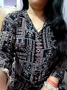 Snapshot of roshni_agrawal0 chatting on October 28, 2025, 1:54 pm roshni agrawal0 online show from October 28, 2025, 1:54 pm