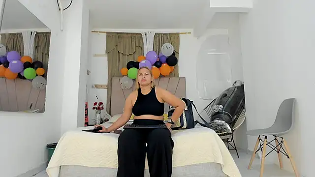 Lady miss    online show from October 27, 2025, 11:44 am