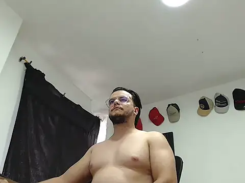 cloudsxxx online show from February 10, 2026, 8:19 pm