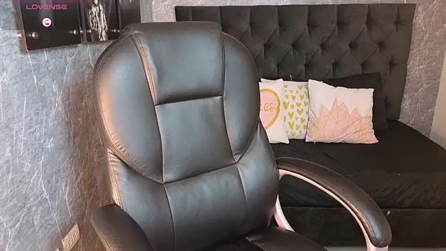 Snapshot of eileen__hills chatting on December 15, 2025, 6:58 pm eileen hills online show from December 15, 2025, 6:58 pm