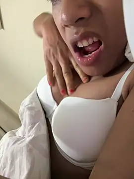 Ladyboyluxe online show from February 28, 2026, 1:05 am