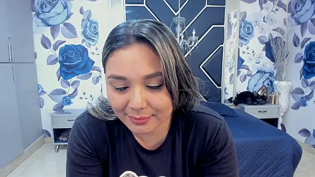 Snapshot of LatinaHoleQueen chatting on October 3, 2025, 3:57 pm LatinaHoleQueen online show from October 3, 2025, 3:57 pm