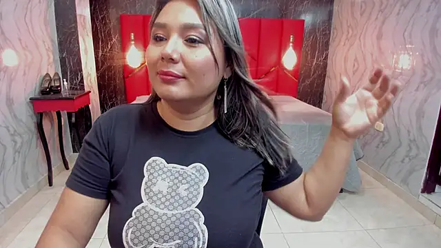 LatinaHoleQueen online show from March 17, 2026, 2:53 pm