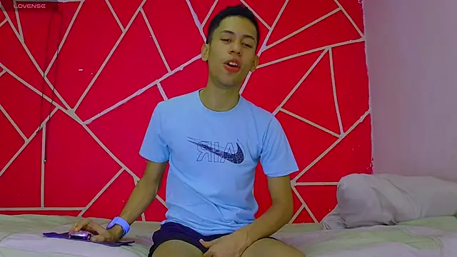 Snapshot of dylan_apol0 chatting on February 5, 2026, 3:35 am dylan apol0 online show from February 5, 2026, 3:35 am