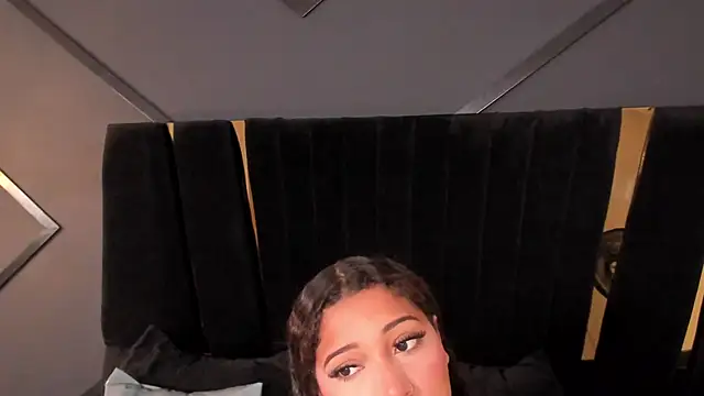 Snapshot of arisha_williams chatting on September 24, 2025, 5:30 pm arisha williams online show from September 24, 2025, 5:30 pm