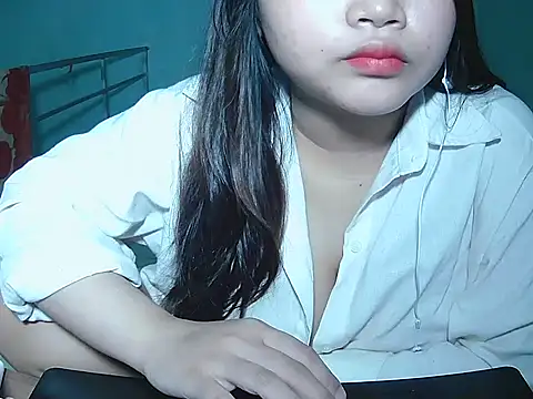 Lily3322 online show from April 21, 2026, 12:56 am