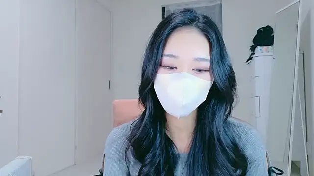 Snapshot of ramuchan_desu chatting on December 17, 2025, 12:04 am ramuchan desu online show from December 17, 2025, 12:04 am