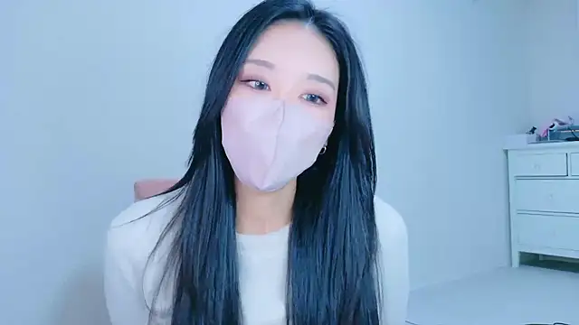 Snapshot of ramuchan_desu chatting on November 4, 2025, 2:15 am ramuchan desu online show from November 4, 2025, 2:15 am