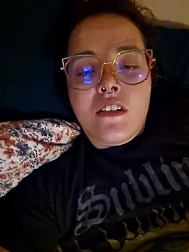 Snapshot of nuttiebuddy1 chatting on September 18, 2025, 10:24 pm nuttiebuddy1 online show from September 18, 2025, 10:24 pm