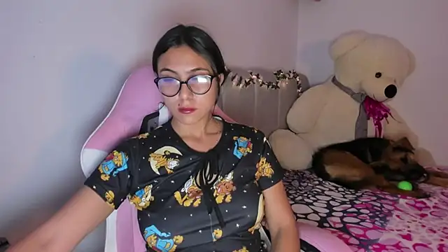 Sarahcutexoxox online show from April 19, 2026, 4:13 am