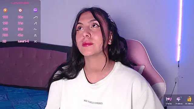 Snapshot of Sarahcutexoxox chatting on November 3, 2025, 2:06 am Sarahcutexoxox online show from November 3, 2025, 2:06 am