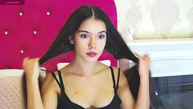 Snapshot of AlexisDevine chatting on October 1, 2025, 4:17 am AlexisDevine online show from October 1, 2025, 4:17 am