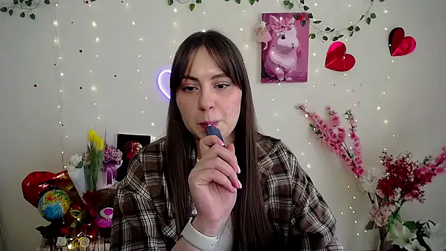 Amanda Bright  online show from March 9, 2026, 7:34 am