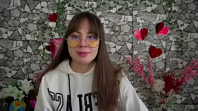 Amanda Bright  online show from November 15, 2025, 11:47 am