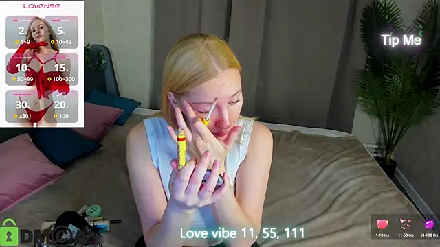 Snapshot of Anna_Chelsea chatting on December 18, 2025, 12:49 am Anna Chelsea online show from December 18, 2025, 12:49 am