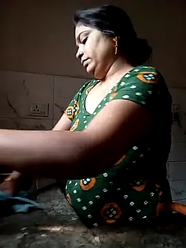 Snapshot of Trisha_71 chatting on November 2, 2025, 5:01 am Trisha 71 online show from November 2, 2025, 5:01 am