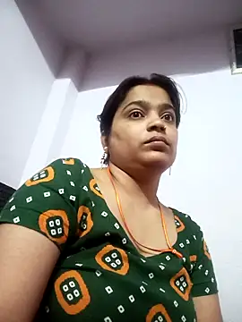 Snapshot of Trisha_71 chatting on November 30, 2025, 4:02 am Trisha 71 online show from November 30, 2025, 4:02 am