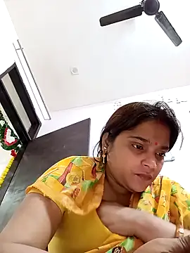 Snapshot of Trisha_71 chatting on November 28, 2025, 1:00 pm Trisha 71 online show from November 28, 2025, 1:00 pm