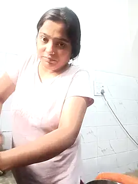 Snapshot of Trisha_71 chatting on November 4, 2025, 2:15 am Trisha 71 online show from November 4, 2025, 2:15 am