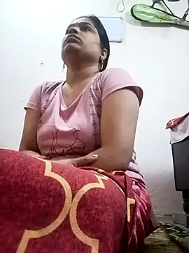 Snapshot of Trisha_71 chatting on November 6, 2025, 12:47 am Trisha 71 online show from November 6, 2025, 12:47 am