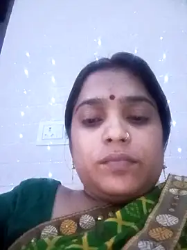 Snapshot of Trisha_71 chatting on October 25, 2025, 5:57 pm Trisha 71 online show from October 25, 2025, 5:57 pm