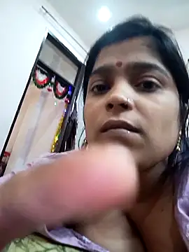 Snapshot of Trisha_71 chatting on October 28, 2025, 10:47 am Trisha 71 online show from October 28, 2025, 10:47 am