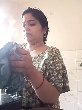 Snapshot of Trisha_71 chatting on October 26, 2025, 6:03 am Trisha 71 online show from October 26, 2025, 6:03 am